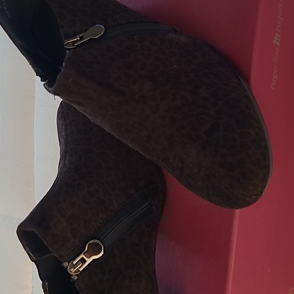 Shoe